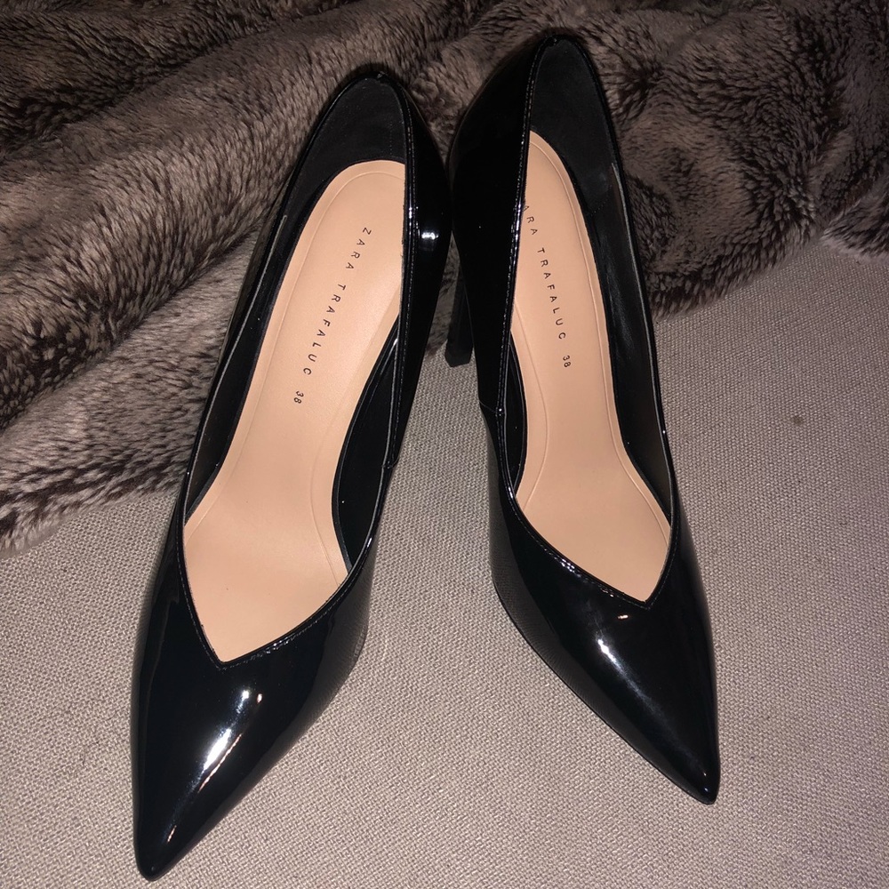 NEW!!! Black patent leather pointy pumps